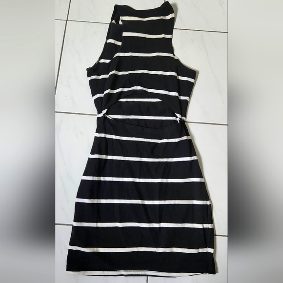 TOPSHOP MINI SLEEVELESS CUT OUT DRESS - Picture 2 of 2